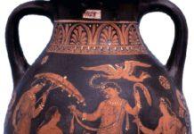 Palmi, nascondevano reperti archeologici in casa