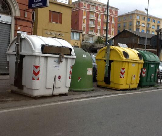 Mileto, tentano di rubare cassonetti dei rifiuti. Arrestati due giovani