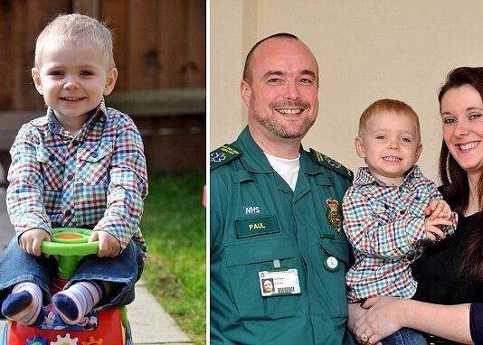 Bimbo eroe di 2 anni salva la mamma con una telefonata ai soccorsi