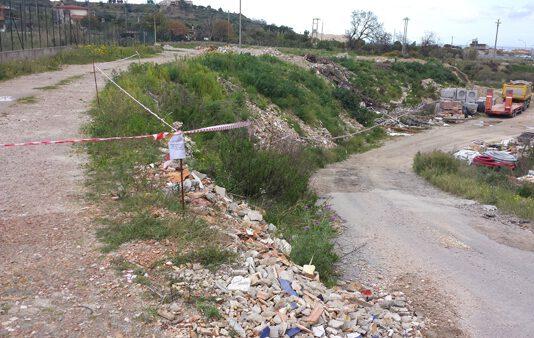 Sequestrata discarica abusiva di 14000 metri quadrati a Davoli