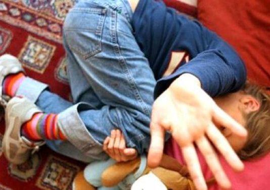 Figlio ucciso a calci e pugni perchè aveva copiato a scuola