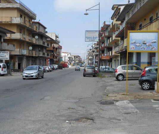 Atroce morte a Gioia Tauro, donna schiacciata da un furgone