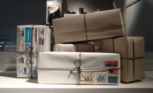 Cadavere di donna spedito per posta, sul pacco c era scritto : Bambola