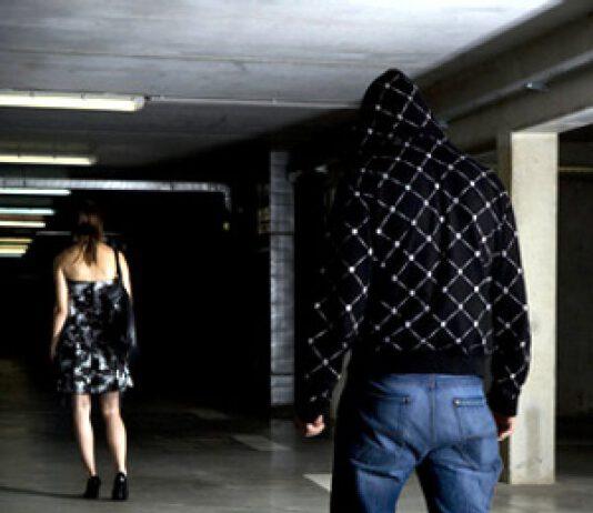 Te ne devi andare da Reggio o ti brucio viva, arrestato uomo per atti persecutori