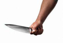 Poliziotto taglia pene a un pedofilo