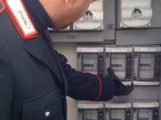 Locri, denunciate quattro persone per furto energia elettrica e invasione edifici