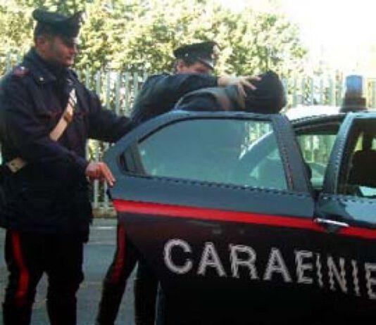 Nascondeva droga e soldi in un cassetto, arrestato giovane nel vibonese