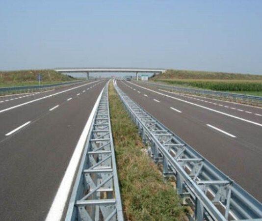 Bimba nasce in Autogrill tra Rosarno e Gioia Tauro