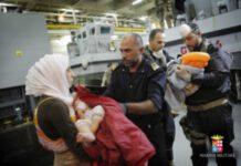 Sbarchi immigrati clandestini, 10 militari della Marina positivi alla tubercolosi