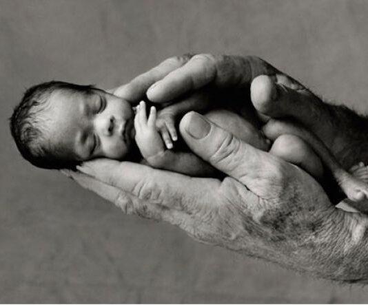 Bimbo nato morto a Reggio Calabria, indagate quattro persone