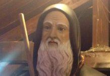 La statua di San Francesco piange a Cosenza