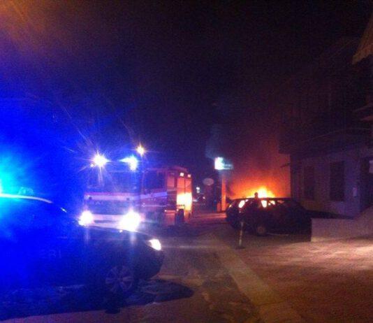 Rosarno, attentato nella notte bruciate due auto