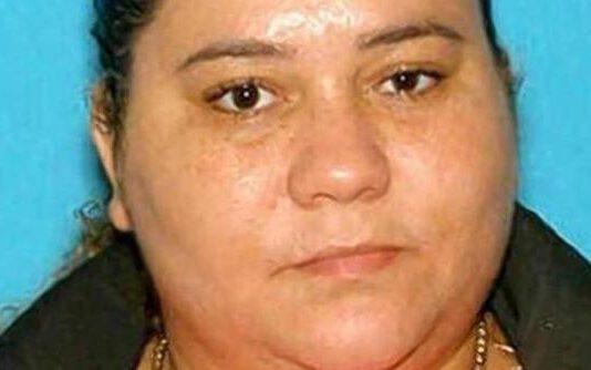 Da fuoco al marito che molesta la figlia di 7 anni: “Sparargli sarebbe stato troppo gentile”