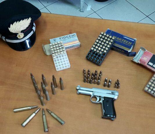 Nascondeva pistola in auto, arrestato pregiudicato a Sant’Eufemia d’Aspromonte