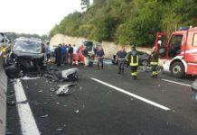 Grave incidente in autostrada, muore un sacerdote, 7 i feriti
