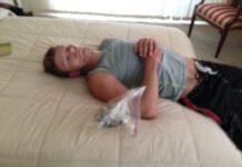 Ladro si addormenta nella casa svaligiata. La Polizia pubblica le foto