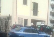 Trovato cadavere nell’androne di un condominio in Calabria