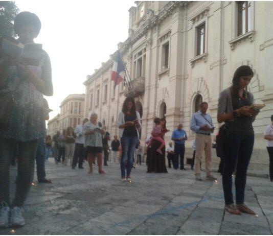 Successo per la prima veglia delle “Sentinelle in Piedi” a Reggio Calabria