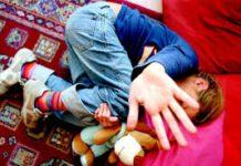 Uomo abusa di figlie e nipote, “Il sesso tra parenti è normale” diceva alle bimbe