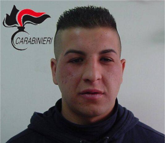 Ruba in appartamento gioielli ed armi, arrestato pregiudicato a Reggio Calabria