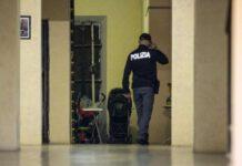 Mamma uccide i suoi figli con una mannaia e poi si impicca