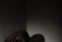 Vendevano le figlie per rapporti sessuali , arrestati genitori e denunciato un anziano