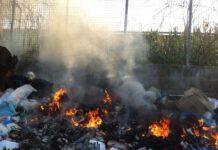 Un oceano di rifiuti in fiamme tra Rosarno e San Ferdinando