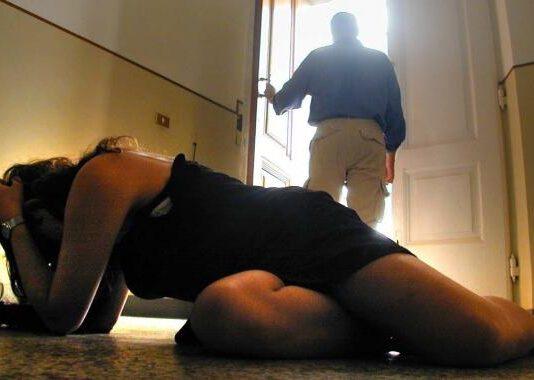 La moglie non vuole abortire, il marito la picchia e la chiude in casa. Arrestato uomo nel catanzarese