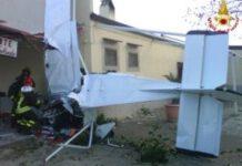 Aereo precipita sopra un ristorante in Calabria, un morto