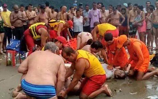 Fulmine colpisce spiaggia, 4 morti tra cui una donna incinta