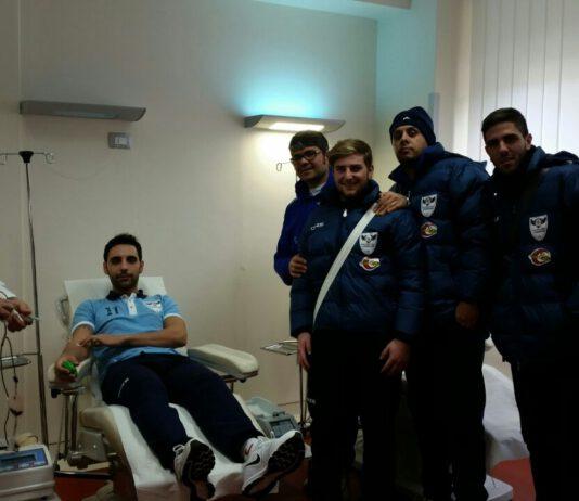 Pallavolo Jolly e sezione Avis Cinquefrondi al centro trasfusionale di Polistena per la donazione di sangue
