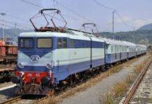 Protesta dei pendolari questa mattina alla Stazione Vaglio Lise di Cosenza Basta con i tagli di Trenitalia