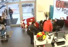 Finanziere salva bimbo di due anni da infarto, video