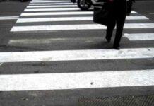85enne multato sulle strisce pedonali, “attraversava troppo piano”