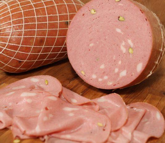 Nascondeva droga dentro mortadelle da recapitare in carcere al fidanzato calabrese, denunciata venticinquenne