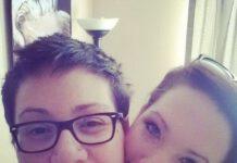 È lesbica, il parroco interrompe funerali