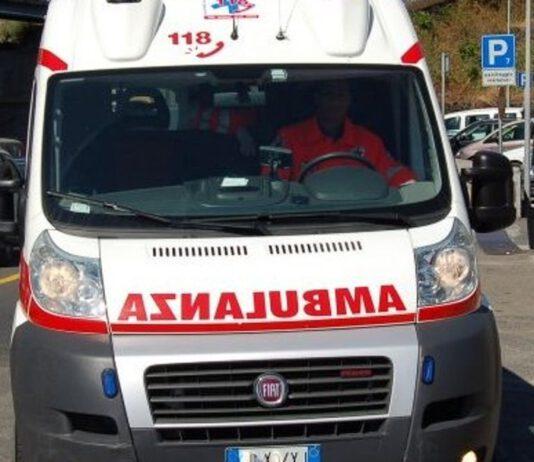 Bimbo di 1 anno finisce sotto trattore del padre, grave