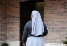 Suora di clausura ha mal di pancia, partorisce un bimbo