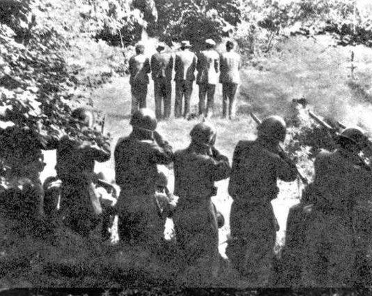 Foibe, CasaPound a Lamezia ricorda le vittime italiane con una fiaccolata