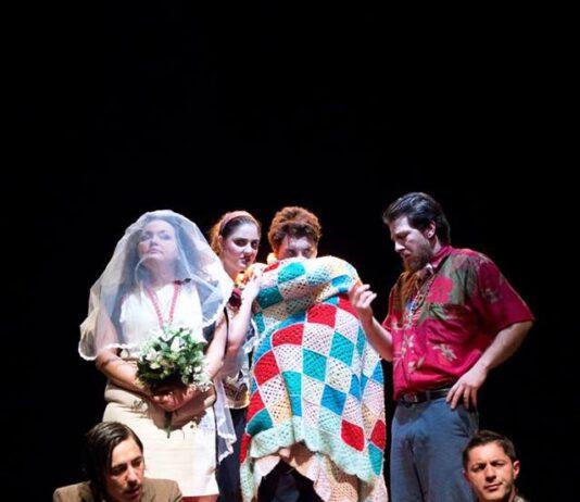 Hamlet travestie di Punta Corsara in scena a Polistena