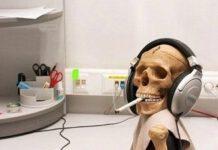 Rivoluzionari della tastiera, nella Piana piazze vuote e smartphone pieni ma quando finiscono i Gigabyte si spegne il fervore