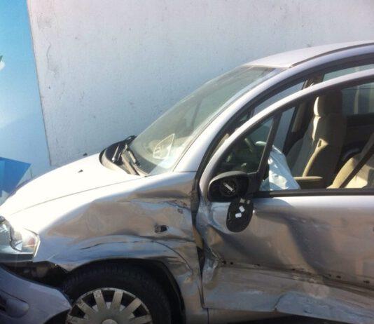 Rocambolesco incidente a San Ferdinando, coinvolte quattro auto
