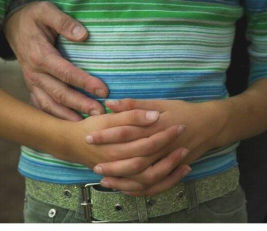 Sesso con una 14enne, arrestato insegnante