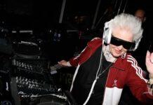 98enne non risponde, pompieri sfondano la porta, trovano la nonna con le cuffie: stavo ascoltando Ramazzotti!