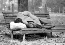 Trovato uomo morto su una panchina a Reggio Calabria