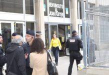 Studente uccide professore con una balestra e ferisce compagni