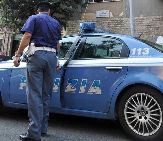 Torna a casa e trova due 14enni rom sotto il letto. Volevano svaligiare appartamento