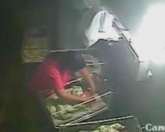 Infermiera nervosa picchia neonato, gravi ferite alla testa, video