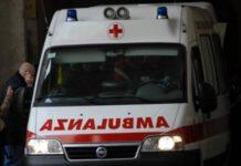 Veglia per giorni il marito morto in casa poi tenta il suicidio