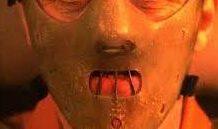 Uomo uccide una donna e ne mangia organi